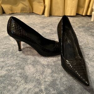 Kenneth Cole Size 8 Pointed Heels